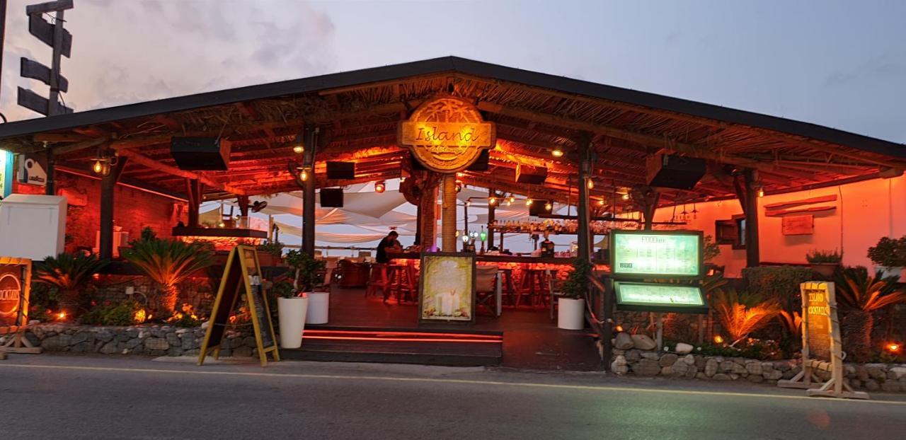 The Summer Haven Polis Luaran gambar